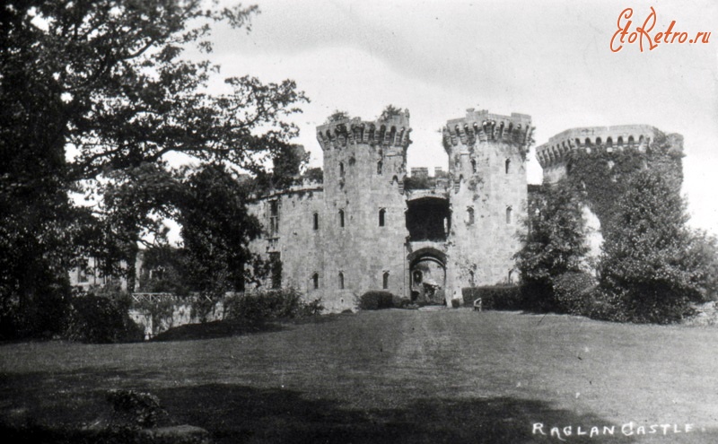 Уэльс - Raglan Castle Великобритания,  Уэльс