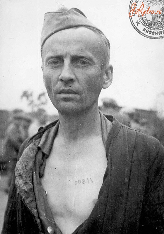 Мюнхен - Советский военнопленный – узник концлагеря Майданек с вытатуированным лагерным номером