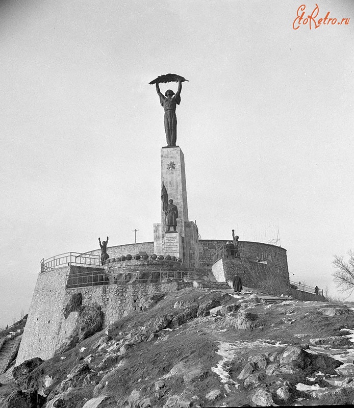 Будапешт - Монумент советским воинам-освободителям на горе Геллерт в Будапеште