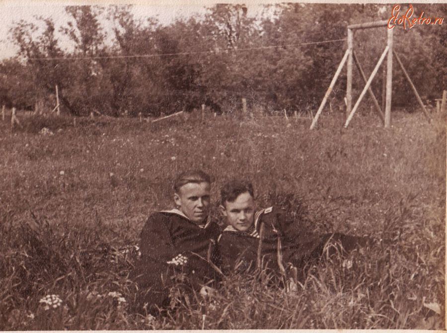 Солдаты и офицеры Советской армии - На память.