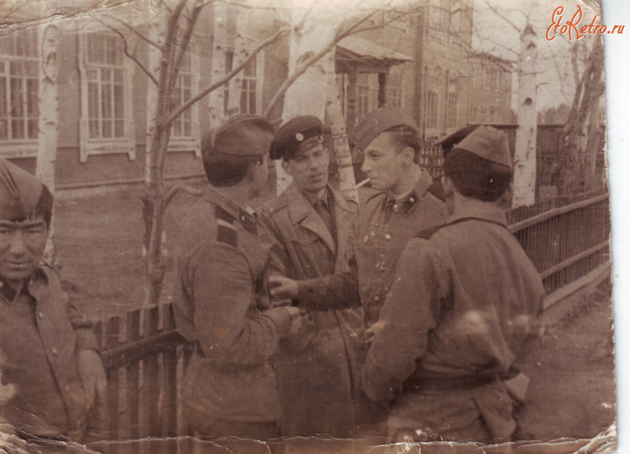 Солдаты и офицеры Советской армии - Армейские будни.