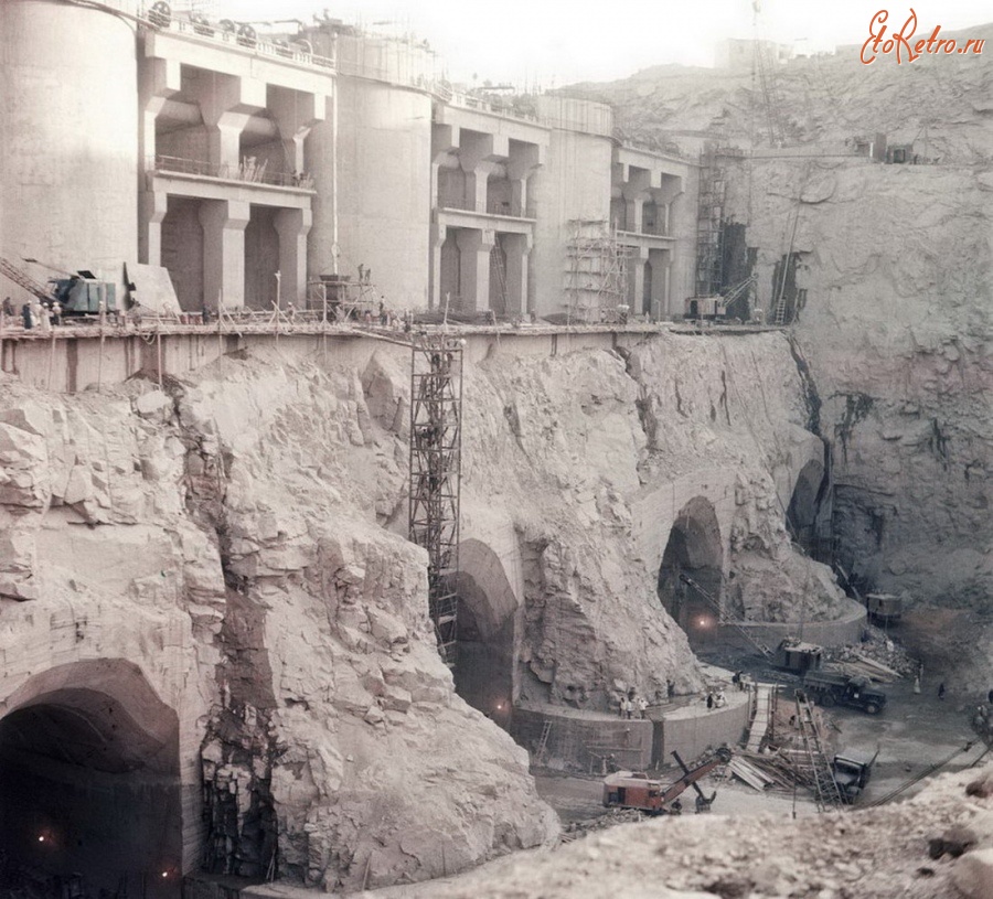 Египет - Строительство высотной Асуанской плотины на реке Нил