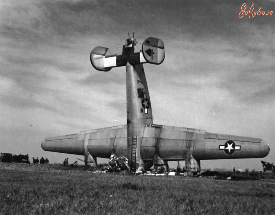 Италия - B-24 Liberator потерпел крушение при взлете с Сан-Джованни-Филда, Италия, Погибло 6 членов экипажа. 12 апреля 1945 года