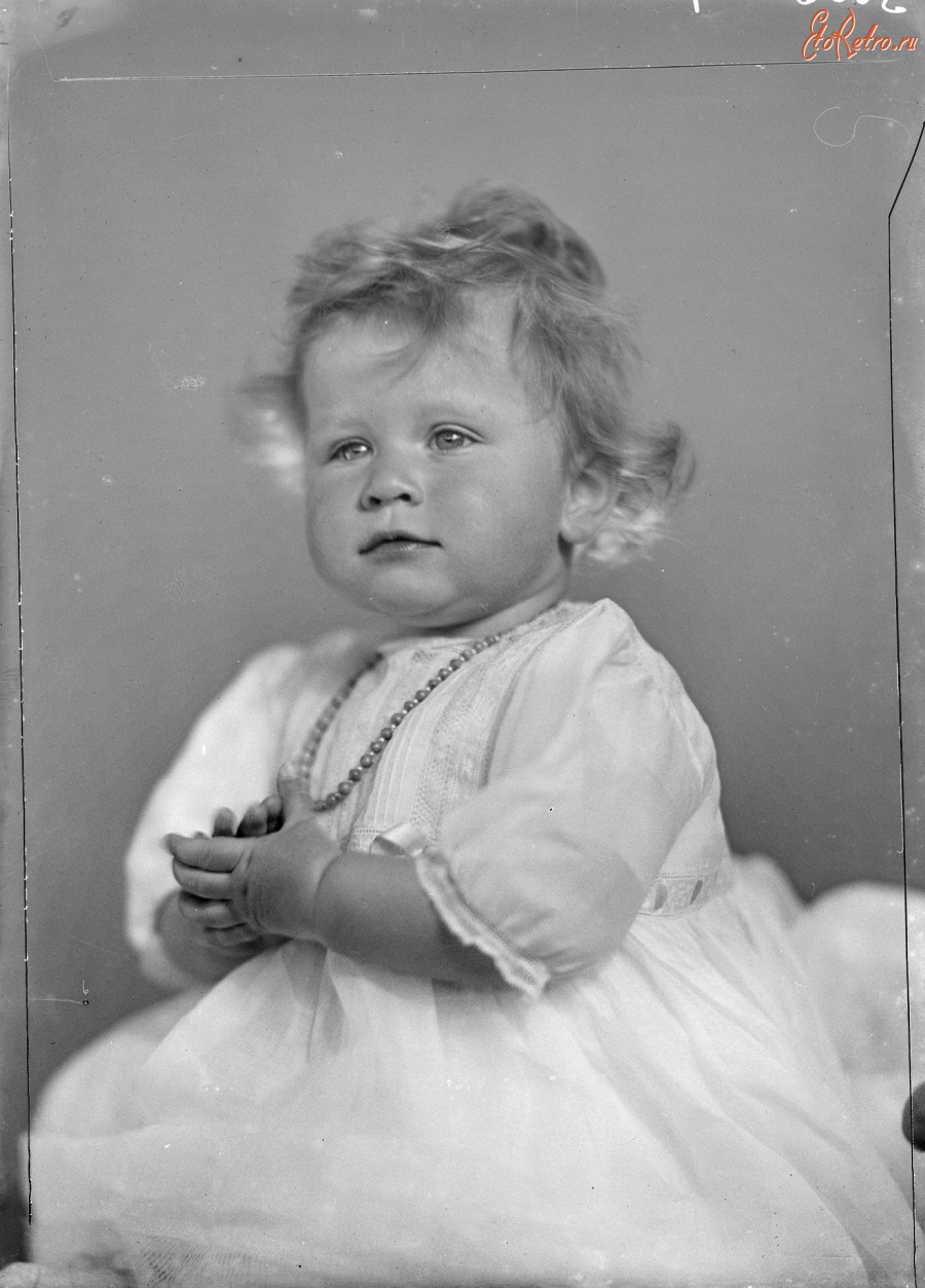 Ретро знаменитости - Подборка детских фотографий королевы Елизаветы II.
