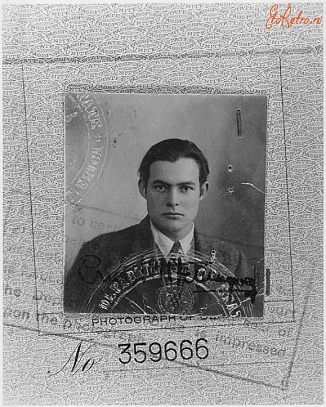 Ретро знаменитости - Фото на паспорт Эрнеста Хемингуэя, 1923.