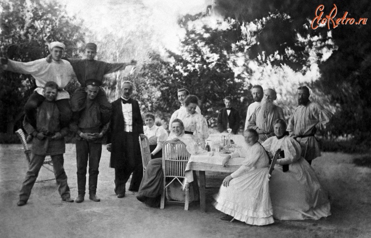 Ретро знаменитости - Лев Толстой с гостями в Ясной Поляне