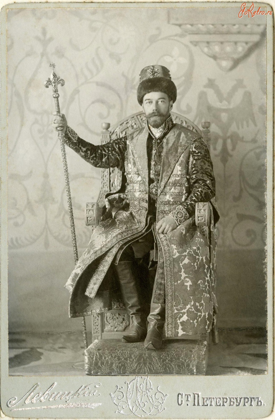 Ретро знаменитости - Император Николай II в костюме XVII века . 1903 год.