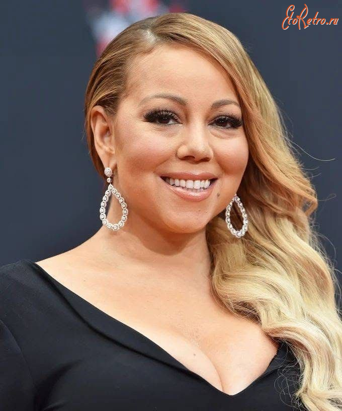 Ретро знаменитости - Мерая Кері (1969 -  ) -американська поп-співачка, авторка пісень, акторка.