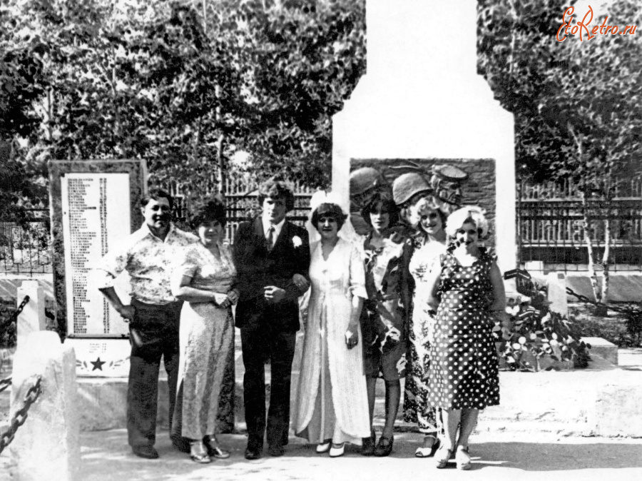 Заиграево - Онохой. У памятника воинам-землякам, павшим на фронтах ВОВ.