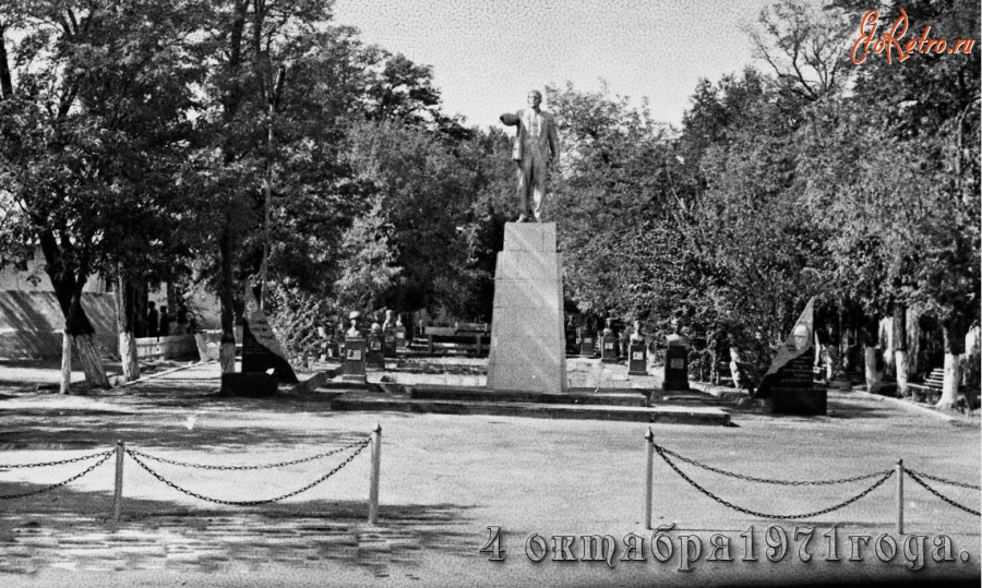 Туркменистан - Кушка. Памятник В. И. Ленину на Аллее героев.