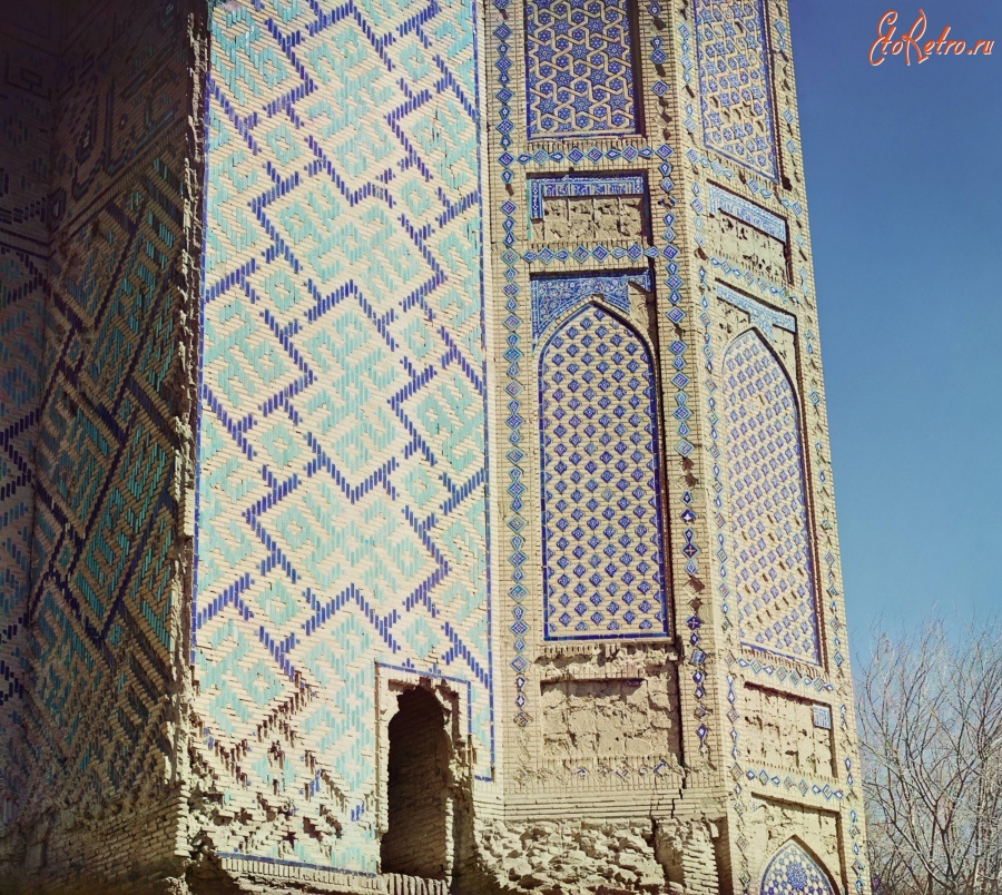 Узбекистан - Самарканд. Часть левого минарета Биби-Ханым, 1911
