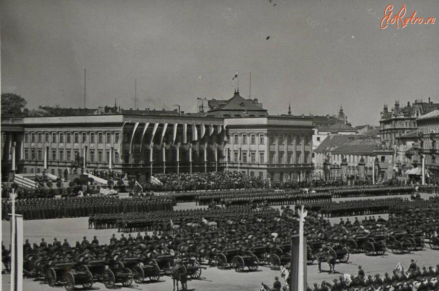 Варшава - Площадь маршала Юзефа Пилсудского (польск. Plac marsz. J?zefa Pi?sudskiego) Польша, Польша,  Мазовецкое воеводство,  Варшава