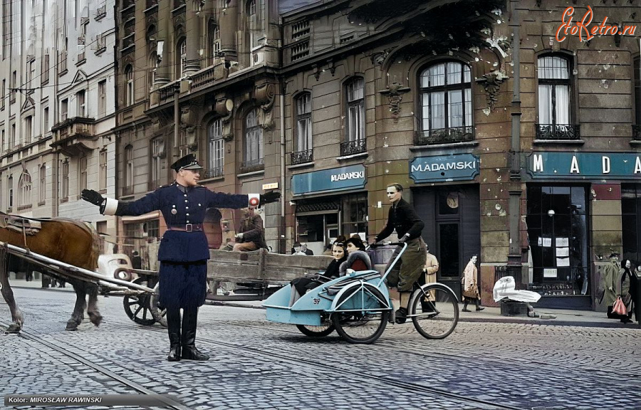 Варшава - Варшава.  Регулювальник на вулиці.