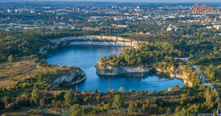 Краков - Краків.  Лагуна Закжувєк-створений штучним шляхом затоплення кар