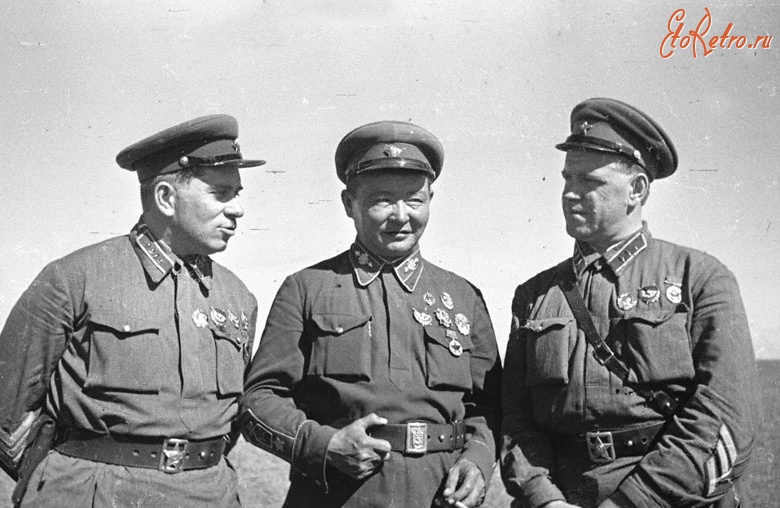 Монголия - Командарм 2-го ранга Г.М.Штерн, маршал МНР Х.Чойбалсан и комкор Г.К.Жуков на командном пункте Хамар-Даба