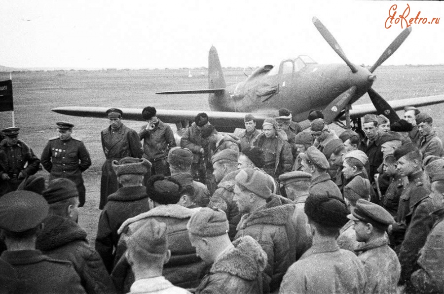 Авиация - Разбор полётов в одном из авиаполков Алсиба. 1942-1945