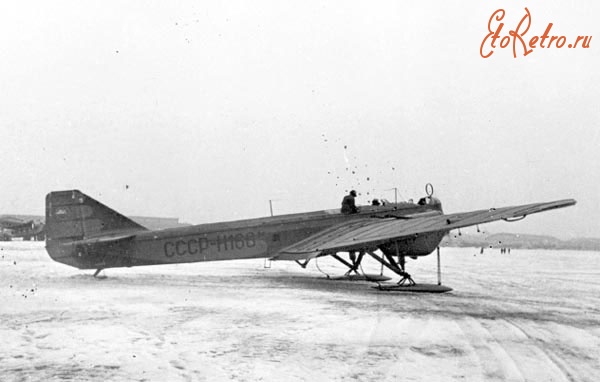 Авиация - Самолёт АНТ-7 на аэродроме в бухте Нагаева. 1933-1939