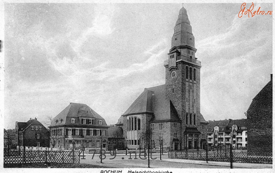 Бохум - Die Melanchthonkirche mit Pfarrhaus-c