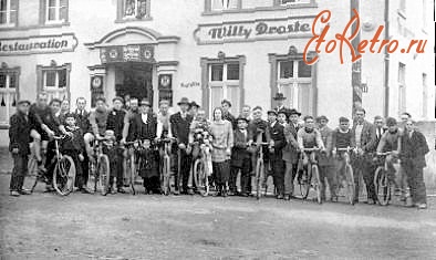 Бохум - 1925 г. Спортивные велосипедисты.