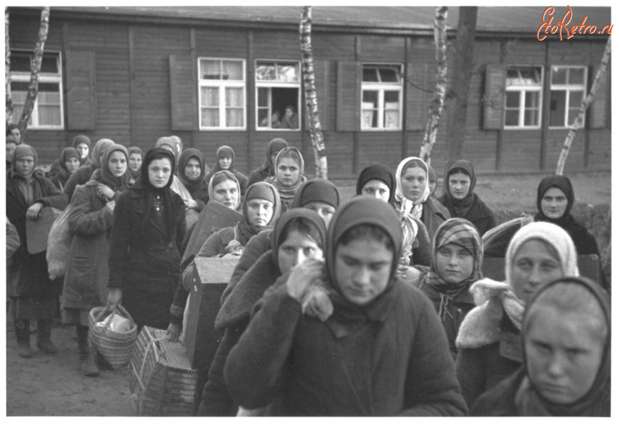 Бохум - Zwangsarbeit.Советские женщины в лагере.1941-1942 г.