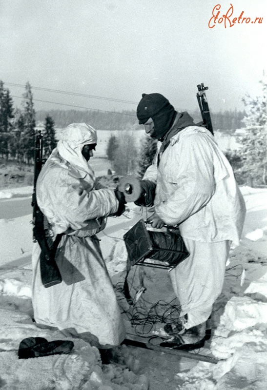 Финляндия - Связисты на переговорной линии фронта в районе станции Кемяря