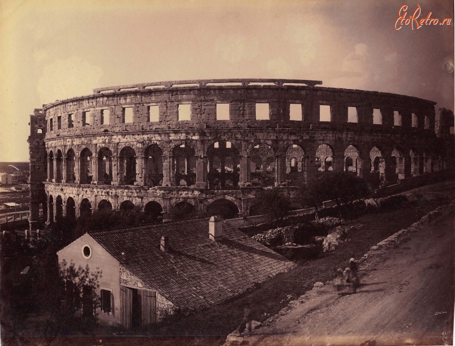 Хорватия - Southside view of the amphitheatre in Pula Хорватия