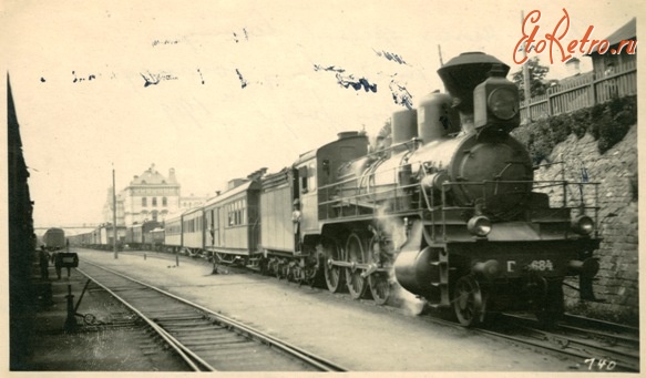 Железная дорога (поезда, паровозы, локомотивы, вагоны) - Паровоз Г.684 с поездом на станции Владивосток.