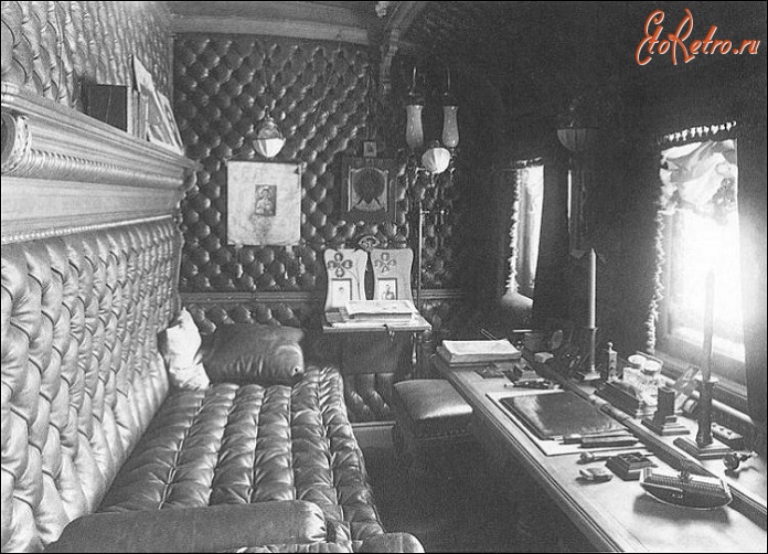 Железная дорога (поезда, паровозы, локомотивы, вагоны) - Спальня Николая II в вагоне императорского поезда.