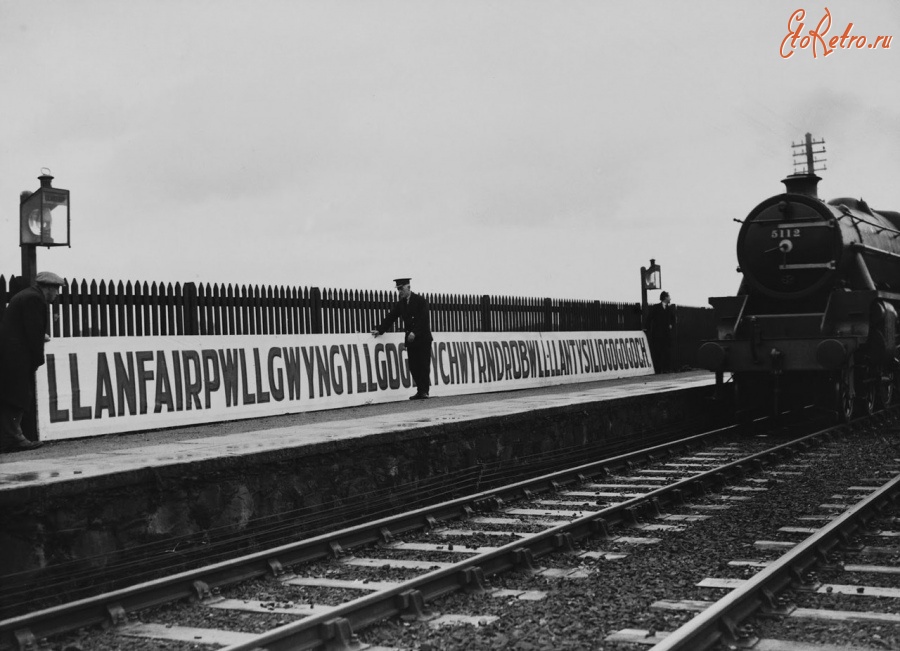 Железная дорога (поезда, паровозы, локомотивы, вагоны) - Название железнодорожной станции в Уэльсе,Великобритания