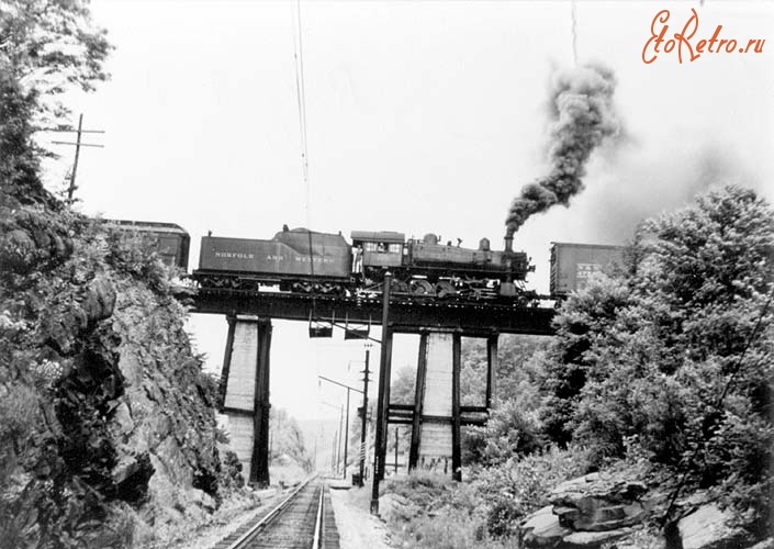 Железная дорога (поезда, паровозы, локомотивы, вагоны) - Паровоз на путепроводе