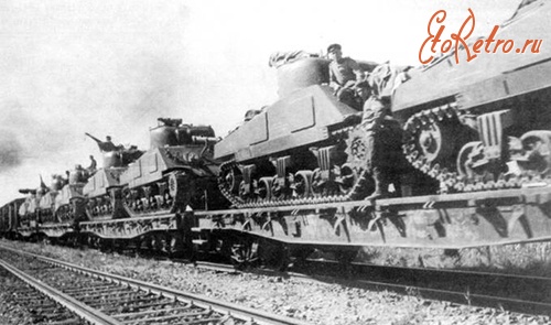 Железная дорога (поезда, паровозы, локомотивы, вагоны) - Эшелон  из Архангельска с американскими танками  поступившими по ленд-лизу