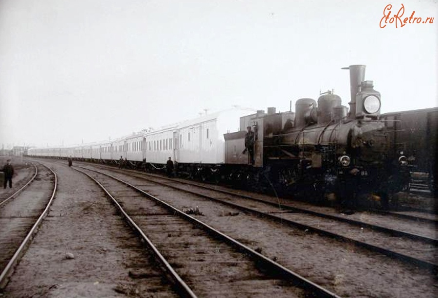 Железная дорога (поезда, паровозы, локомотивы, вагоны) - Паровоз серии Ов с военно-санитарным поездом