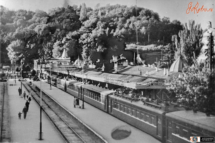 Железная дорога (поезда, паровозы, локомотивы, вагоны) - Кисловодский вокзал