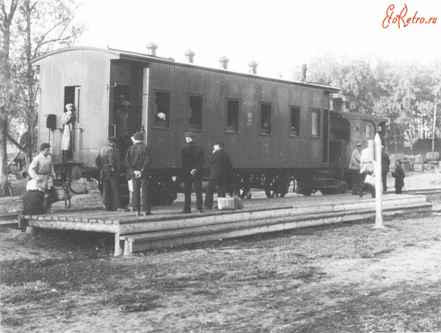 Железная дорога (поезда, паровозы, локомотивы, вагоны) - Танк-паровоз типа 0-2-0 с пригородным поездом