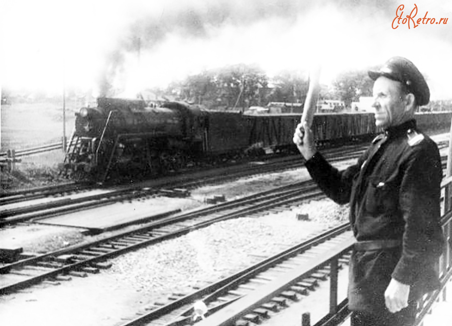 Железная дорога (поезда, паровозы, локомотивы, вагоны) - Старший бригадный сигнальщик ст.Калинин Трифонов