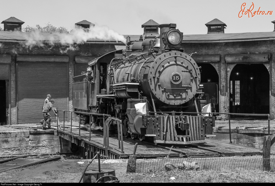 Железная дорога (поезда, паровозы, локомотивы, вагоны) - Паровоз №15 типа 1-4-1 на поворотном круге
