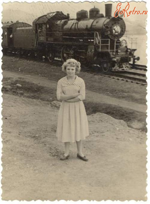Железная дорога (поезда, паровозы, локомотивы, вагоны) - Девушка и паровоз серии Су