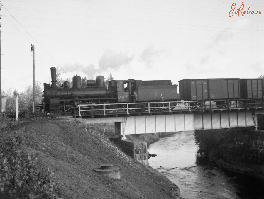 Железная дорога (поезда, паровозы, локомотивы, вагоны) - Паровоз серии Ов.5173 с поездом