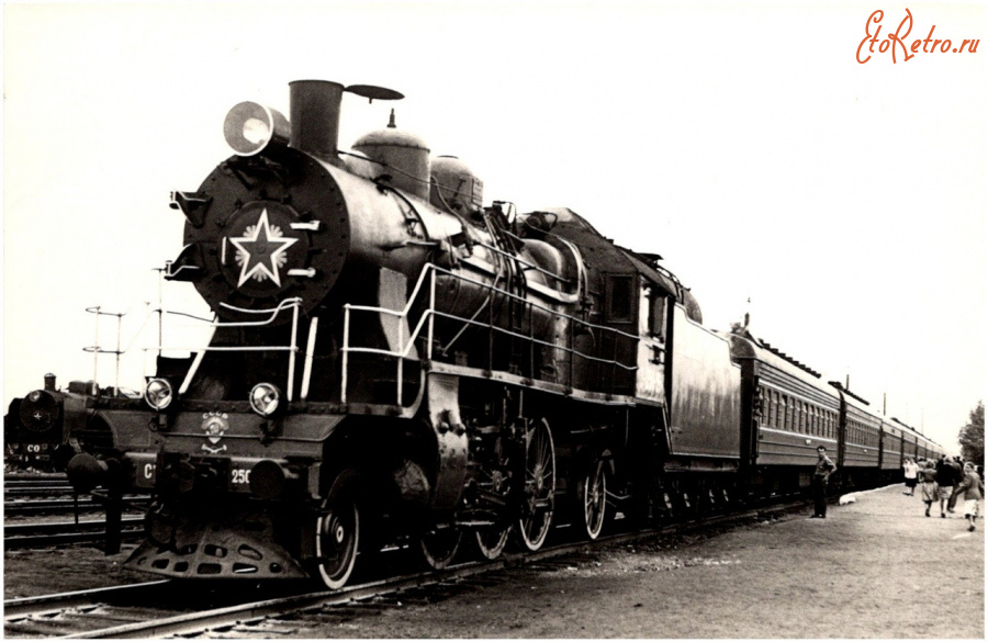 Железная дорога (поезда, паровозы, локомотивы, вагоны) - Паровоз серии Су250-62 с поездом
