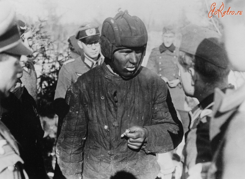 Войны (боевые действия) - Допрос пленного советского танкиста весной 1942 года