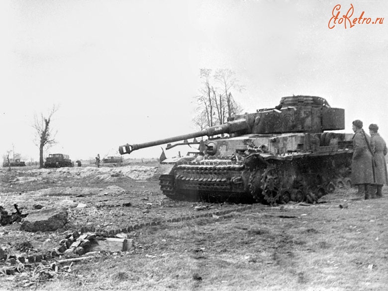 Войны (боевые действия) - Подбитый немецкий танк типа «Пантера»