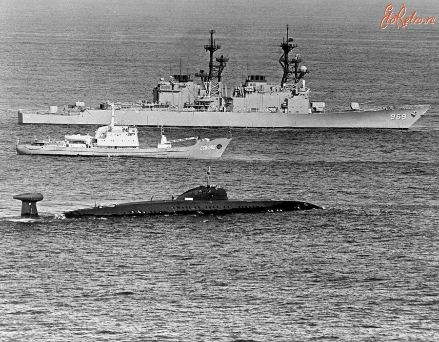 Корабли - Потерявшая ход советская атомная подводная лодка К-324
