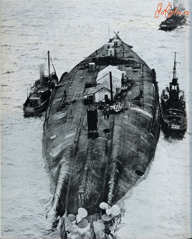 Корабли - Буксировка перевернутого немецкого линейного крейсера 
