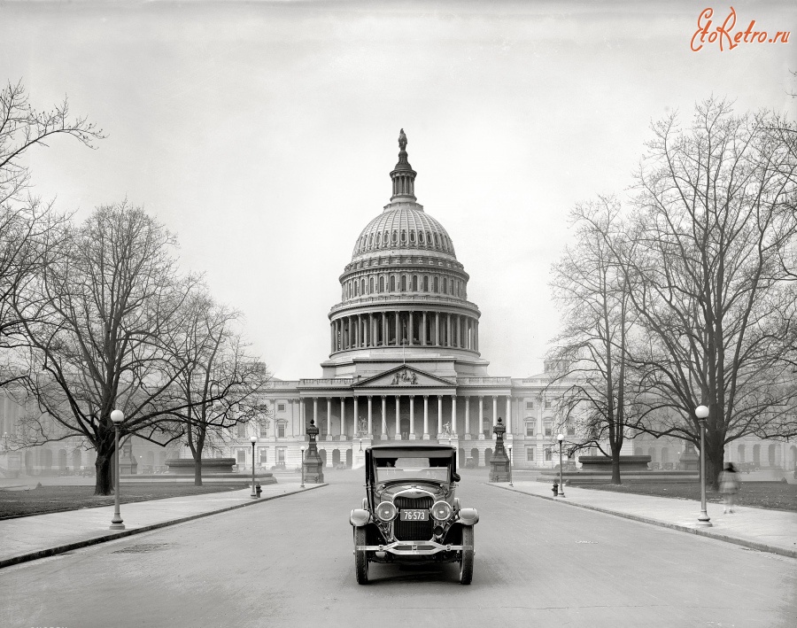Вашингтон - “Ford Motor Co. — Lincoln at Capitol.” США , Вашингтон (округ Колумбия)