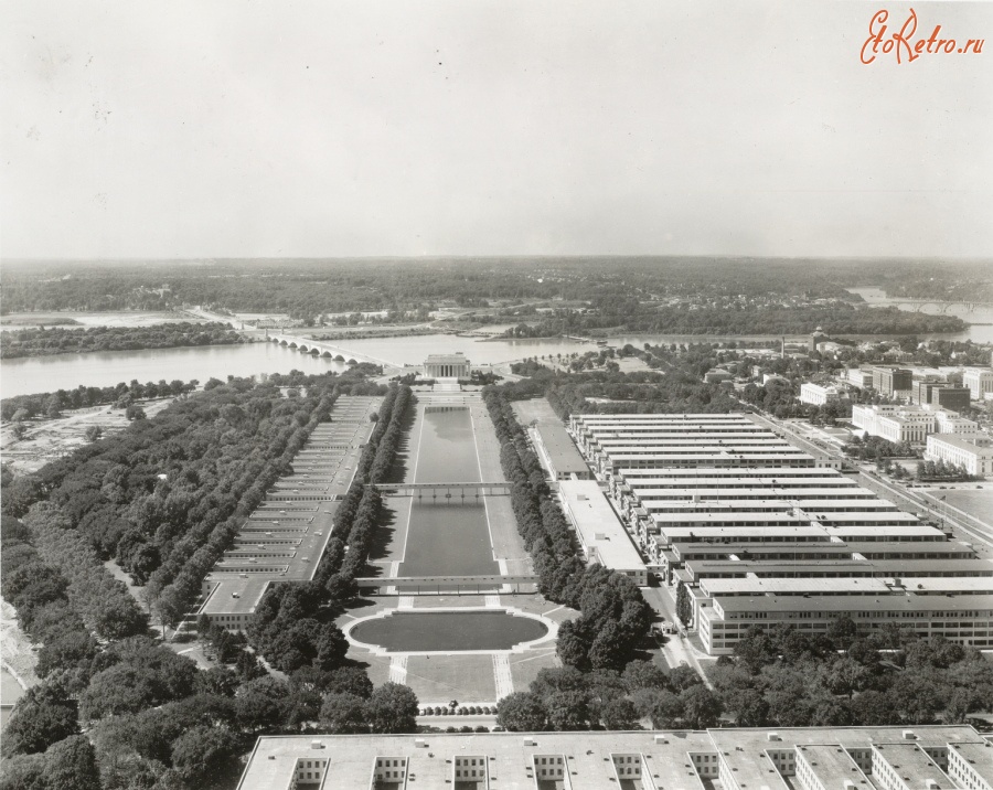 Вашингтон - Lincoln Memorial as viewed from the Washington Monument США , Вашингтон (округ Колумбия)