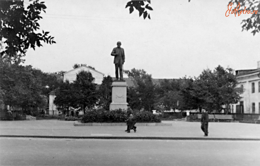 Рязань - Рязань, Улица Ленина. Памятник академику Павлову.