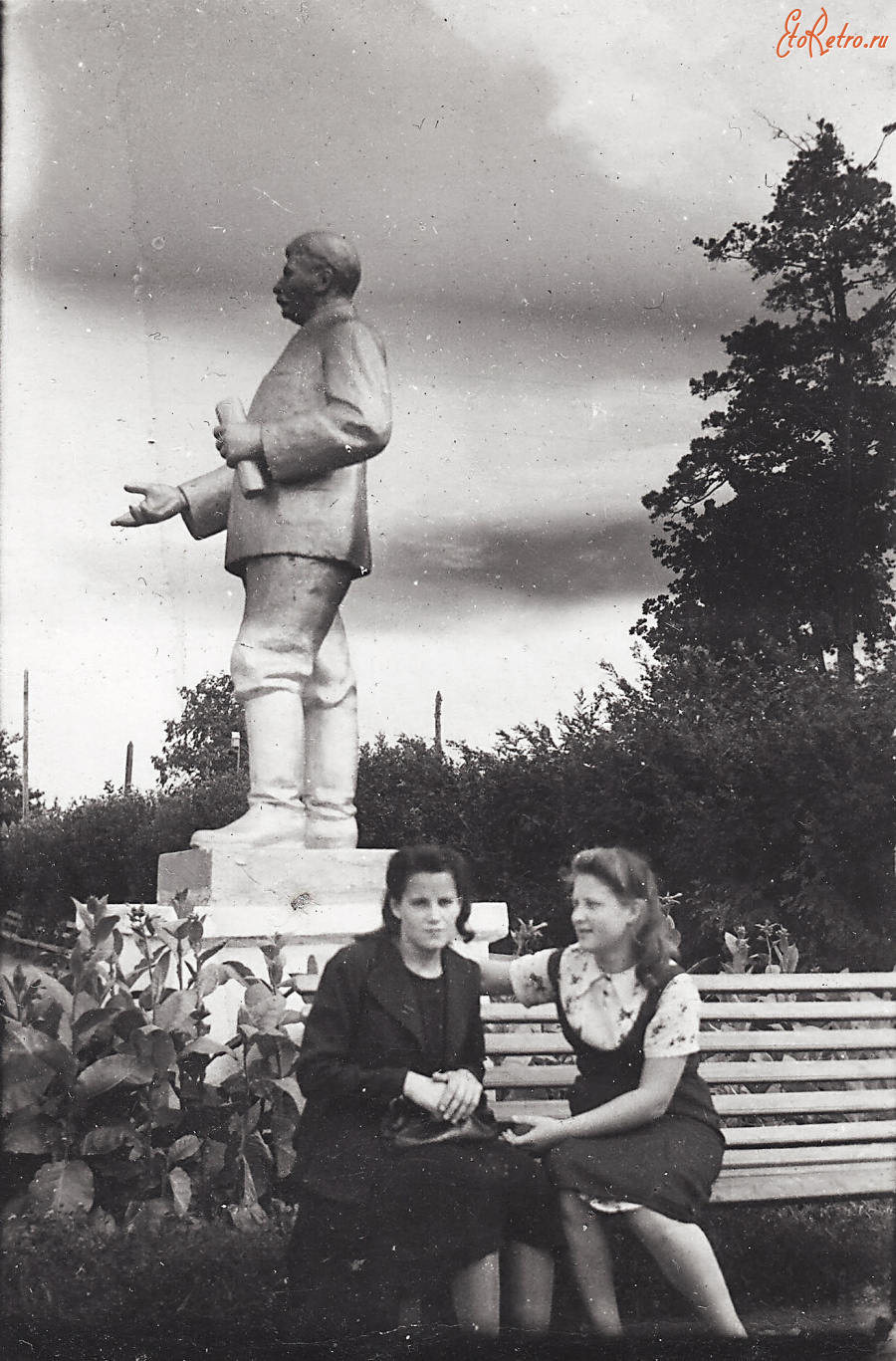 Рязань - Рязань. Памятник И. В. Сталину у Краеведческого музея в кремле.