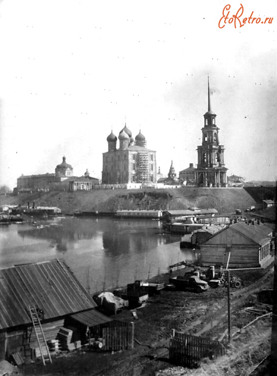 Рязань - Вид на Рязанский кремль и реку Трубеж.