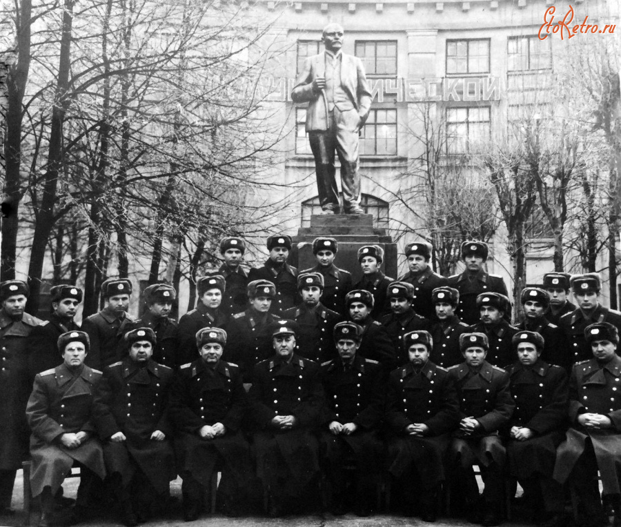 Рязань - Рязань-15 (Военный городок Дягилево). У памятника В. И. Ленину.