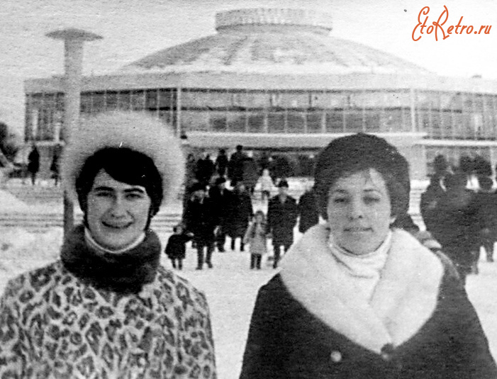 Рязань - У Рязанского цирка.